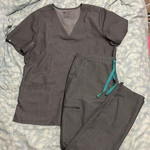 *Like new* Figs Scrub Set - Large